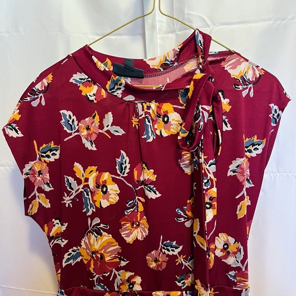 ModCloth Burgundy Floral Fit & Flare Dress M Neck Tie Belted Pockets Romantic - Picture 2 of 8